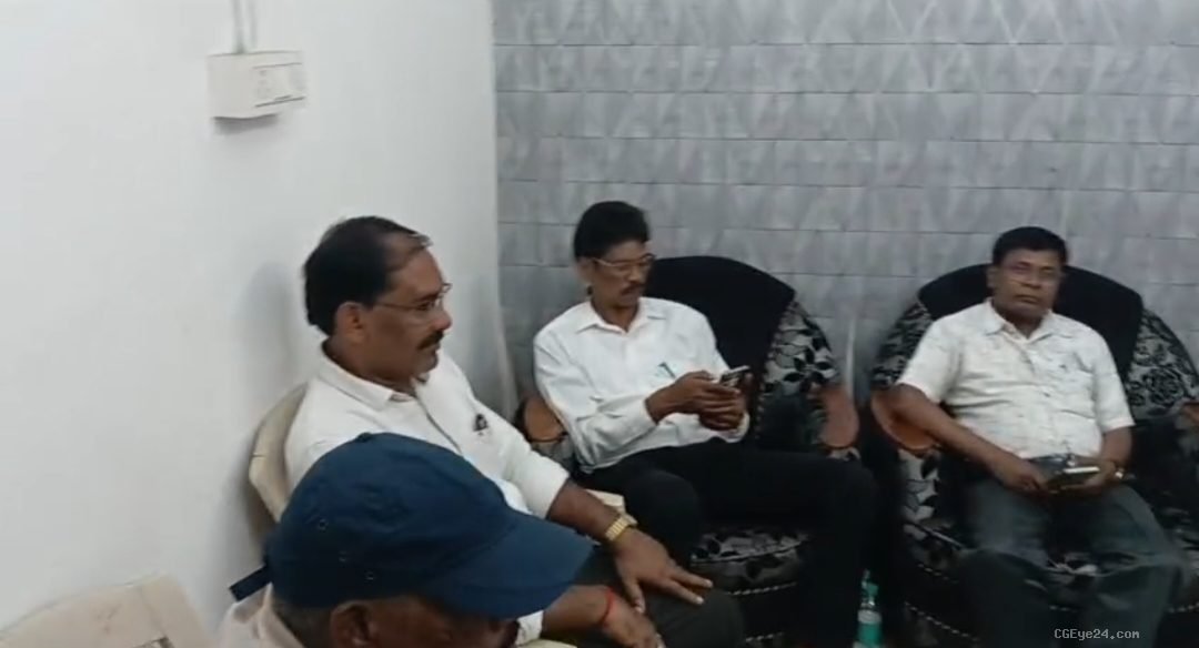 BIG BREAKING: राहत-आपदा शाखा का बाबू 50 हजार के हस्ताक्षरित चेक के साथ गिरफ्तार!