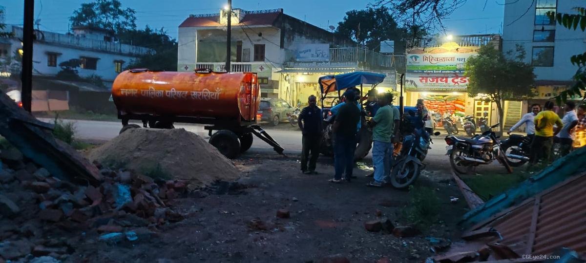 भूमि विवाद में जेसीबी लेकर पहुंचने का आरोप, कार्रवाई के इंतजार में पीड़ित परिवार